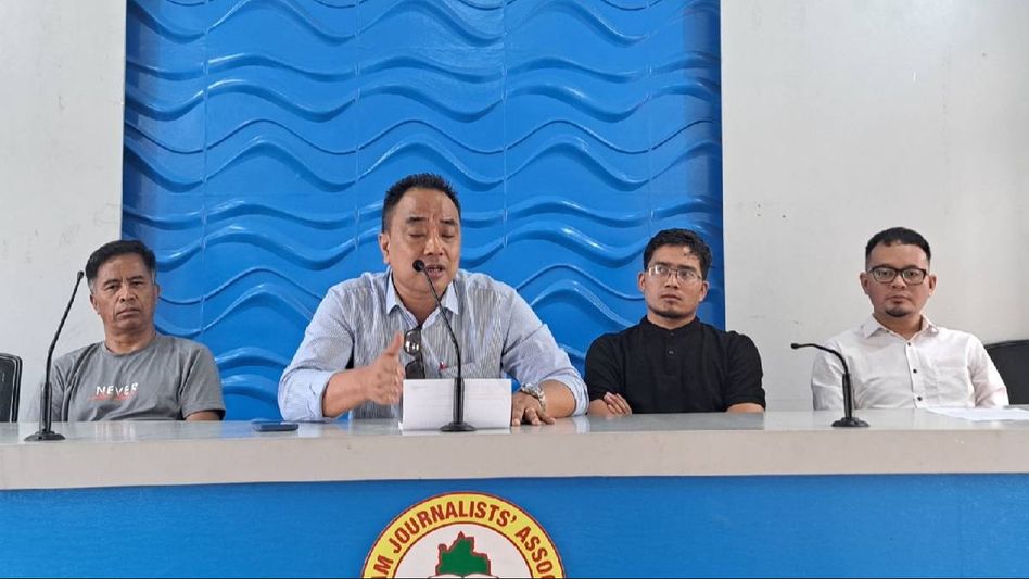 Government must issue textbooks to all elementary and primary students on time: AAP Mizoram Government must issue textbooks to all elementary and primary students on time: AAP Mizoram