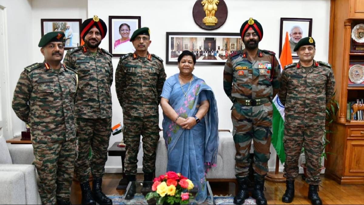 Manipur: GOC-in-C Eastern Army Command meets Governor, discuss security measures Manipur: GOC-in-C Eastern Army Command meets Governor, discuss security measures