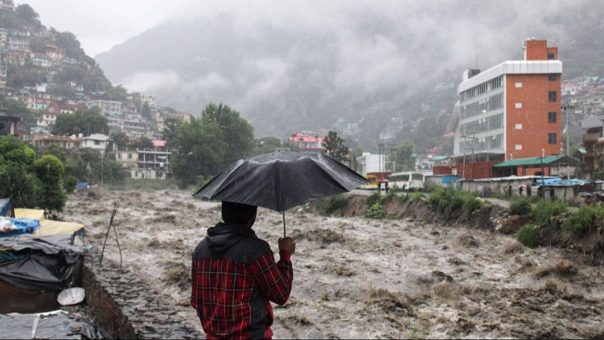 Heavy rains claim 2 lives in Uttarakhand, Badrinath-Rishikesh highway shut down Heavy rains claim 2 lives in Uttarakhand, Badrinath-Rishikesh highway shut down