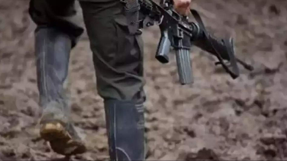 Manipur: Heavy exchange of gunfire between banned militant outfits underway along Indo-Myanmar border, 2 dead Manipur: Heavy exchange of gunfire between banned militant outfits underway along Indo-Myanmar border, 2 dead