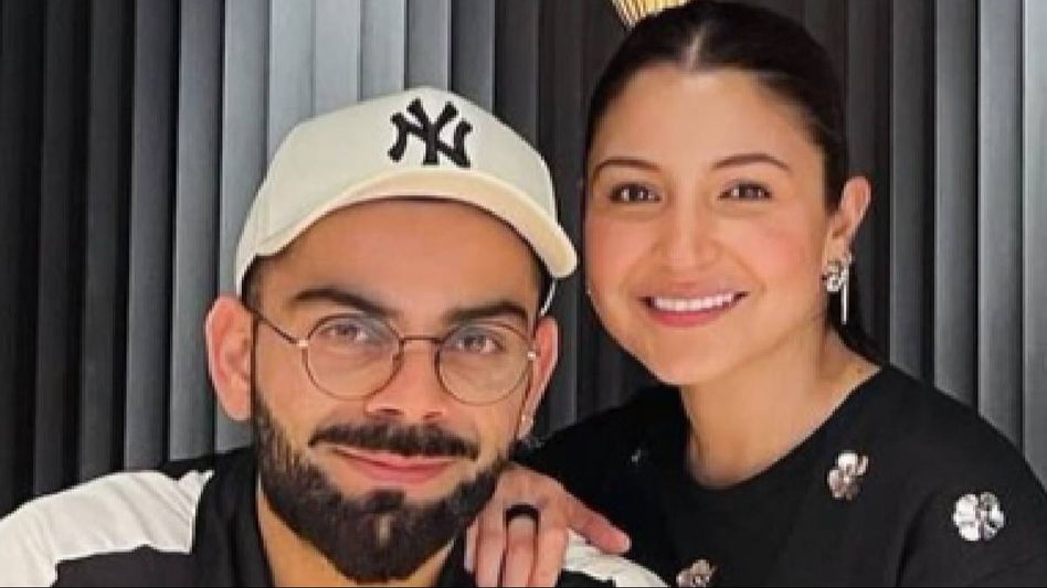 Virat Kohli and Anushka Sharma spotted on dinner date in Bengaluru Virat Kohli and Anushka Sharma spotted on dinner date in Bengaluru