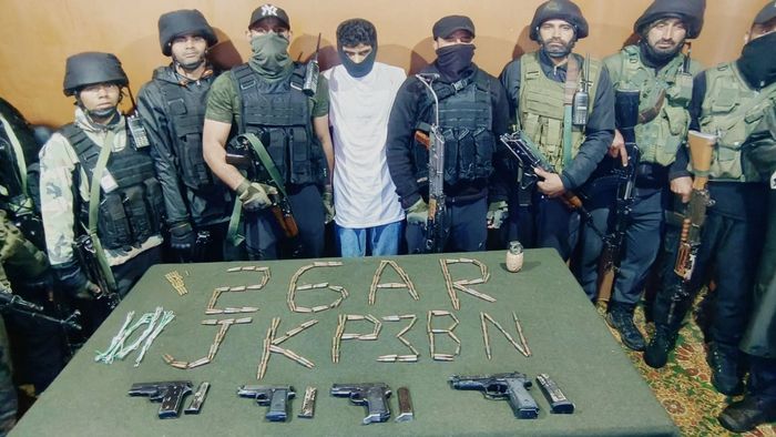Terrorist associate nabbed with arms cache in J&K's Bandipora