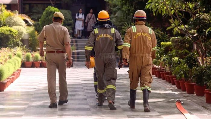 Delhi Hospitals Receive Bomb Threats