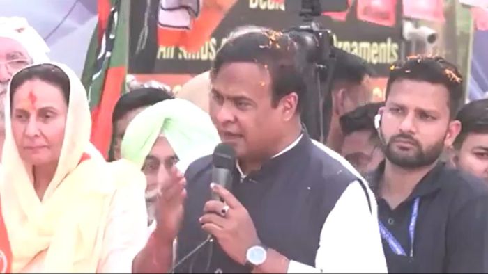 Assam CM Slams AAP-Congress Alliance