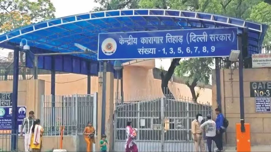 Bomb threat to Delhi's Tihar Jail and four hospitals, police conducting searches Bomb threat to Delhi's Tihar Jail and four hospitals, police conducting searches