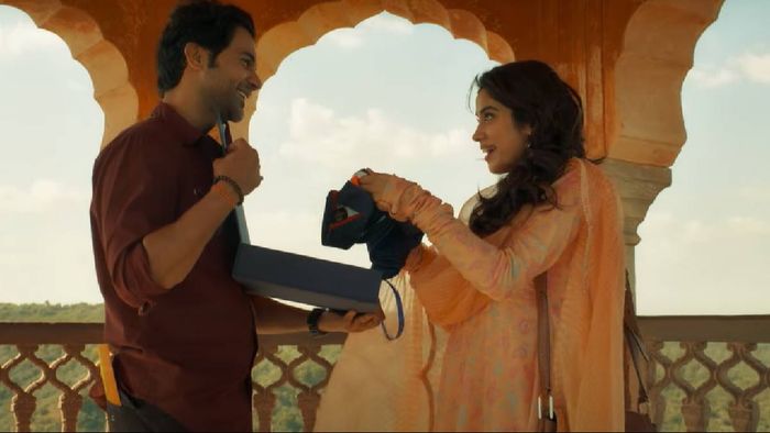 'Dekhha Tenu' song from 'Mr And Mrs Mahi' featuring Rajkummar Rao and Janhvi Kapoor released