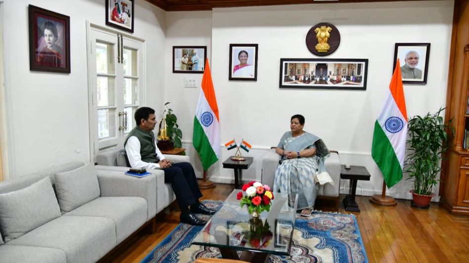Manipur Security advisor Kuldiep Singh briefs Governor on state's law and order situation Manipur Security advisor Kuldiep Singh briefs Governor on state's law and order situation