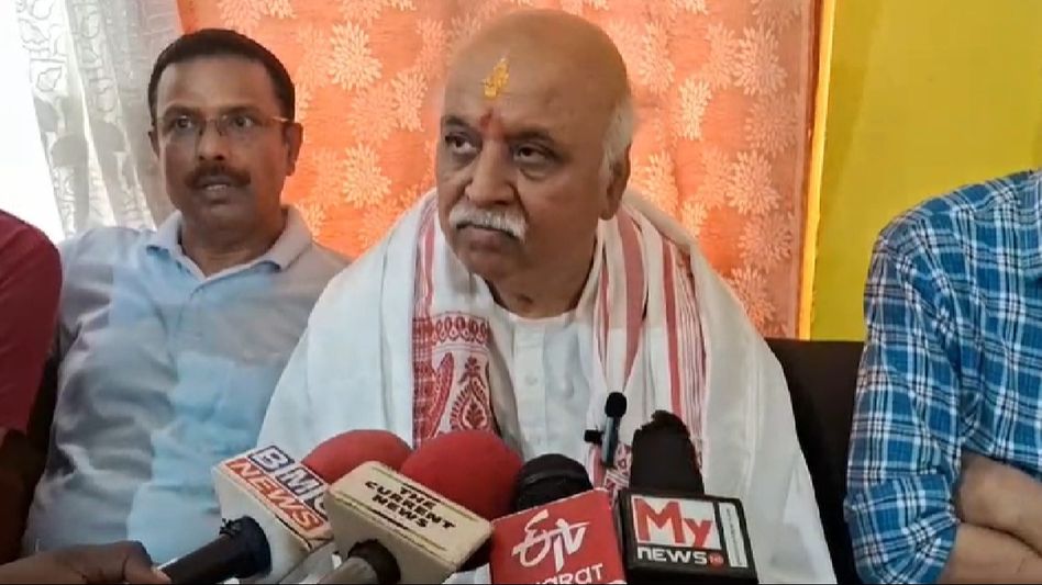 Activist Praveen Togadia on a 5-day visit to Assam, to discuss Bangladeshi extremist issue in state Activist Praveen Togadia on a 5-day visit to Assam, to discuss Bangladeshi extremist issue in state