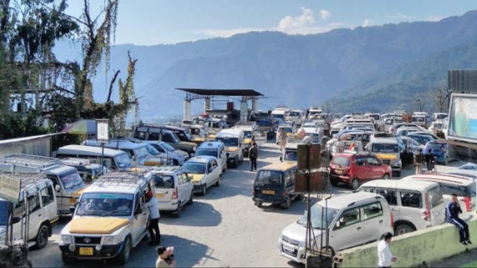 Sikkim: Union Tourism Ministry raises concerns over 'exploitative' cab and permit rates Sikkim: Union Tourism Ministry raises concerns over 'exploitative' cab and permit rates