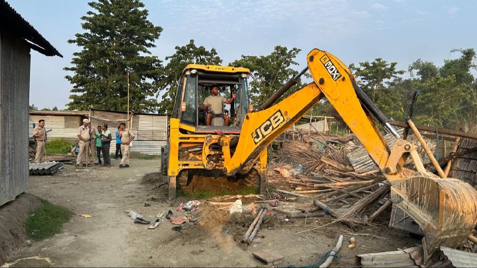 Assam: Eviction drive resumes against encroachers on Gorukhuti agricultural project land, 397 families evicted Assam: Eviction drive resumes against encroachers on Gorukhuti agricultural project land, 397 families evicted