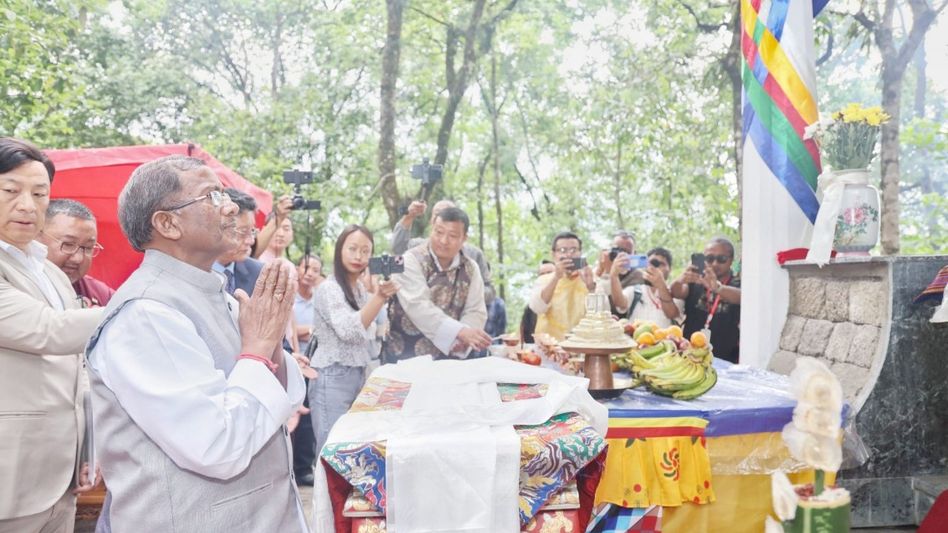 Sikkim Governor graces 101st birth anniversary of the last king of the state Sikkim Governor graces 101st birth anniversary of the last king of the state