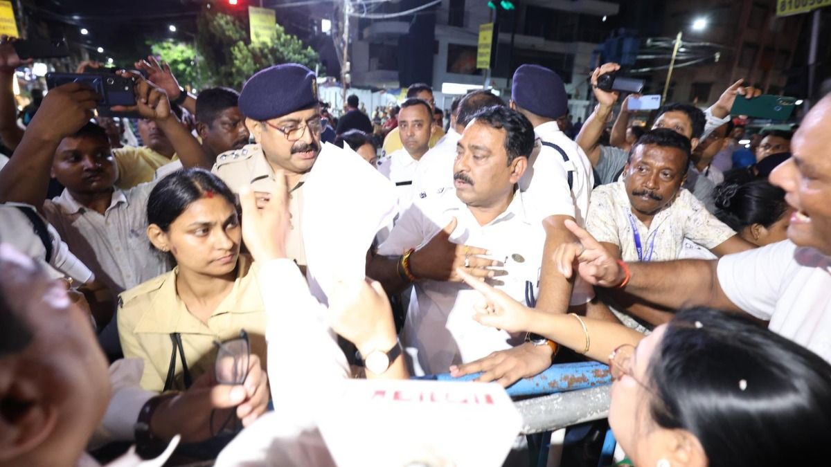 Tripura CM Manik Saha slams Trinamool for stopping BJP rally in Bengal, calls out 'Jungle Raj' Tripura CM Manik Saha slams Trinamool for stopping BJP rally in Bengal, calls out 'Jungle Raj'