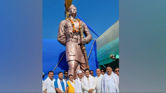 Union Minister Sarbananda Sonowal inaugurates statue of Matak King Sarbananada Singha on 222nd death Anniversary