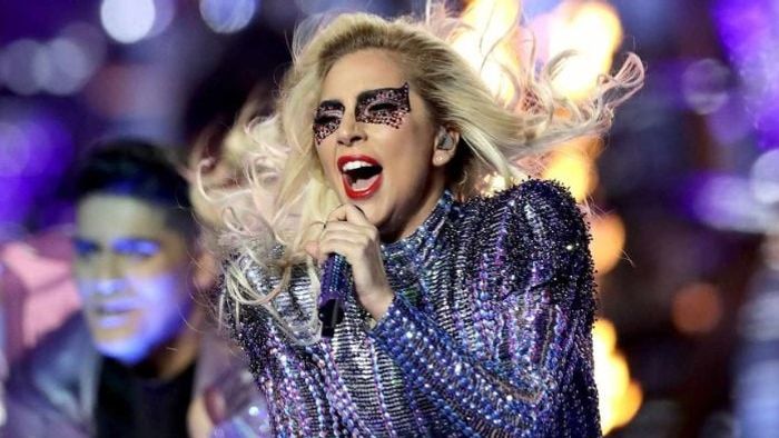Lady Gaga Criticised for Performing After Positive COVID-19 Test