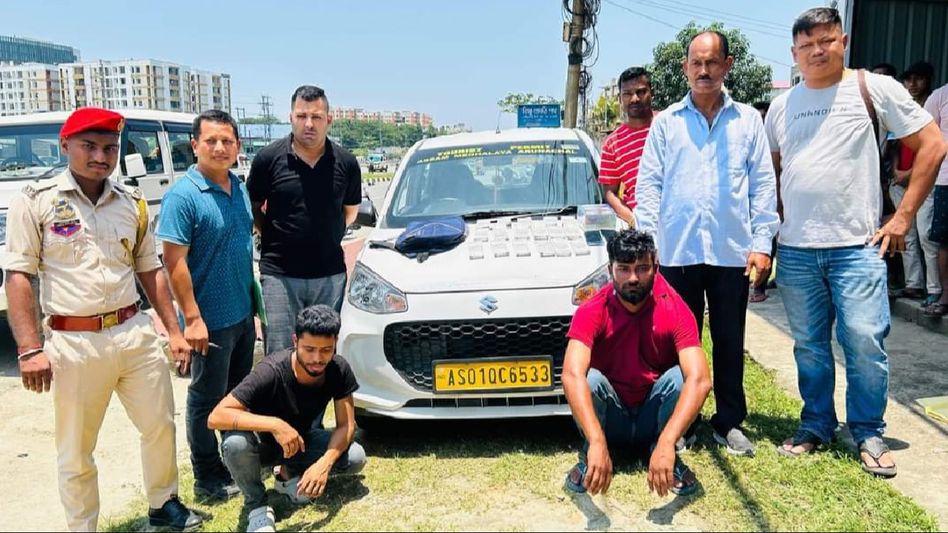 Assam: STF intercepts vehicle carrying fake currency in Guwahati's Gota Nagar Assam: STF intercepts vehicle carrying fake currency in Guwahati's Gota Nagar