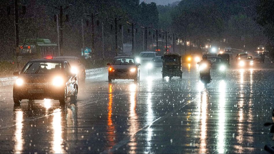 IMD issues orange alert 6 NE states, heavy rains, gusty winds expected IMD issues orange alert 6 NE states, heavy rains, gusty winds expected