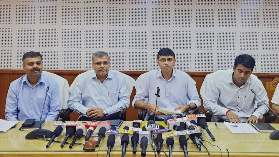 Tripura issues red alert as cyclone Remal approaches, schools closed, NDRF deployed Tripura issues red alert as cyclone Remal approaches, schools closed, NDRF deployed