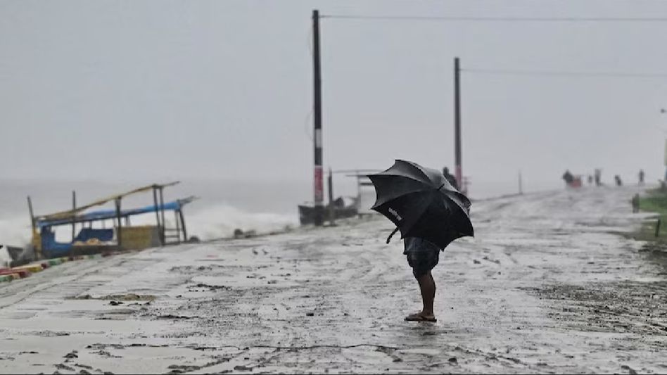 Bengal, Northeast on high alert as cyclone Remal approaches, to make landfall tonight at 135 kmph Bengal, Northeast on high alert as cyclone Remal approaches, to make landfall tonight at 135 kmph
