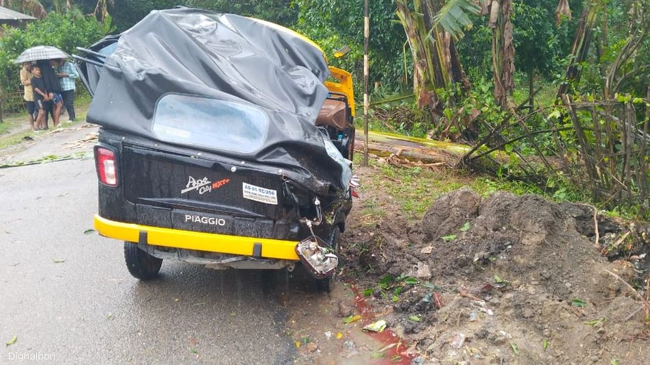 Assam: Student killed as massive tree falls on tempo in Morigaon Assam: Student killed as massive tree falls on tempo in Morigaon
