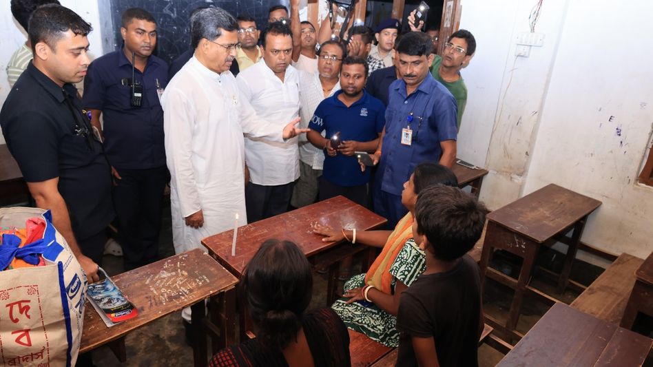 Tripura CM visits relief camp of flood victims, assures support Tripura CM visits relief camp of flood victims, assures support