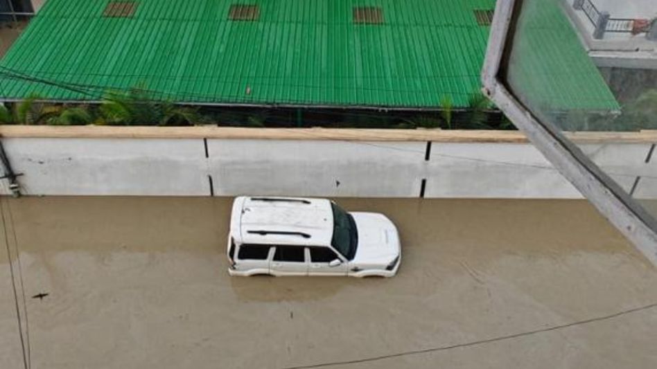 3 killed, thousands affected by floods in Manipur 3 killed, thousands affected by floods in Manipur