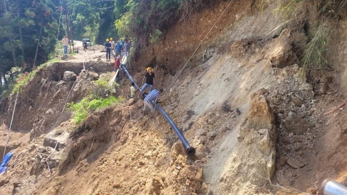 Landslide in Sikkim disrupts water supply in Pakyong Landslide in Sikkim disrupts water supply in Pakyong