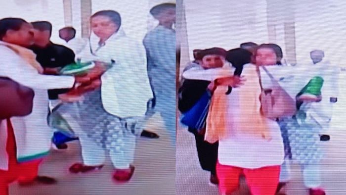 Pakistan repatriates five Indian prisoners, including Wahida Begum and her son