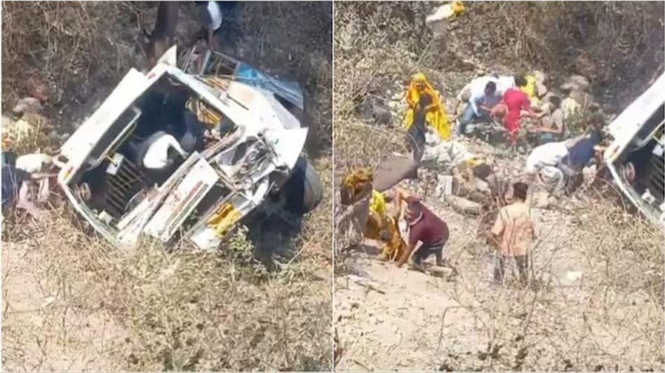 Jammu and Kashmir: 15 dead after bus falls in gorge in Akhnoor Jammu and Kashmir: 15 dead after bus falls in gorge in Akhnoor