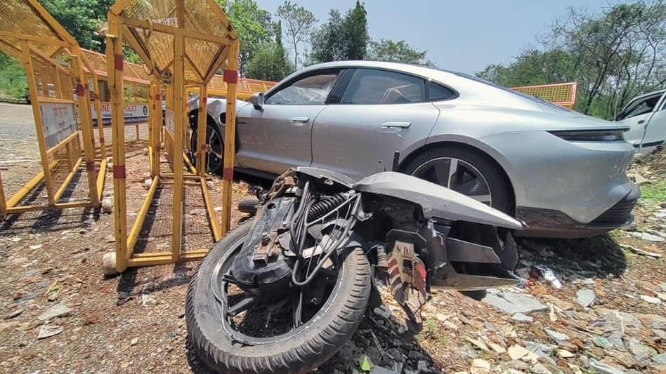 Court sends father, grandfather of accused minor in Pune Car Accident to 14 days Judicial custody Court sends father, grandfather of accused minor in Pune Car Accident to 14 days Judicial custody