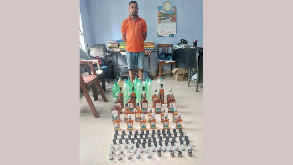 Assam: Over 41 litres of liquor seized during raid in Margherita, Digboi; 1 arrested Assam: Over 41 litres of liquor seized during raid in Margherita, Digboi; 1 arrested