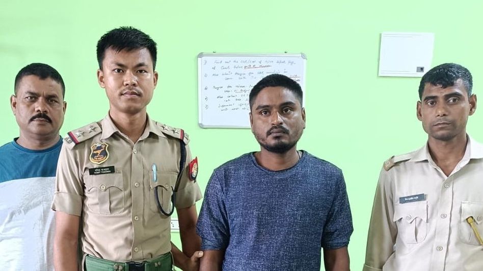 Assam Police arrest thief, recover stolen mobile phones at Jalukbari Assam Police arrest thief, recover stolen mobile phones at Jalukbari