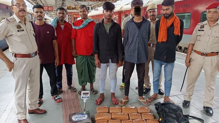 GRP seizes 10.228 kg of cannabis on Tripura Sundari Express