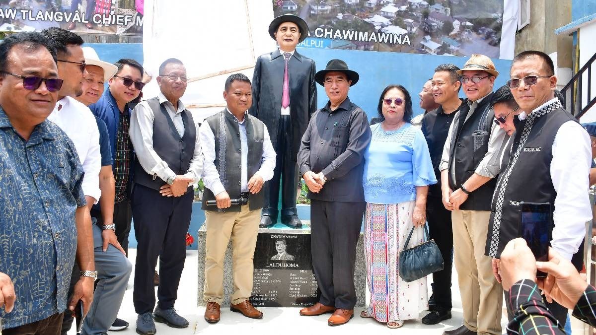 Mizoram Chief Minister Lalduhoma's statue erected by villagers in Tualpui