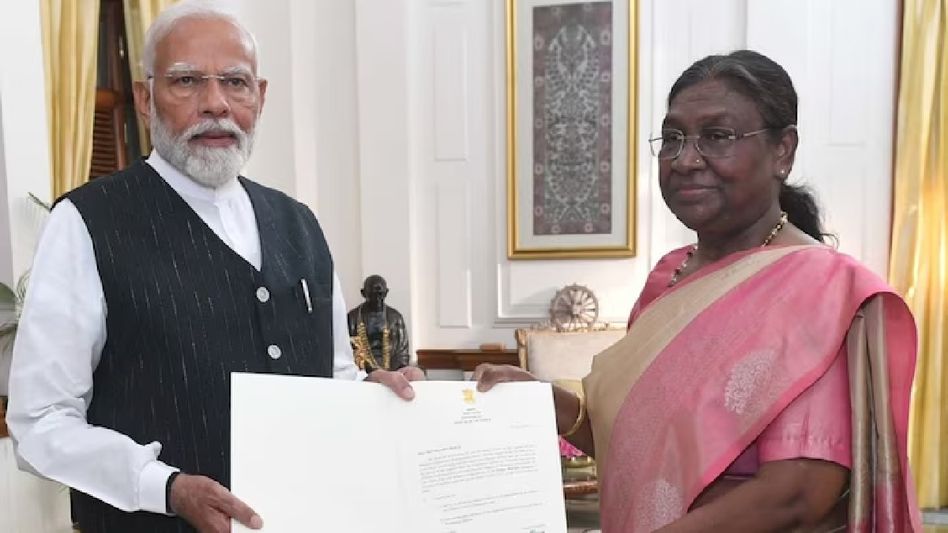 President invites Narendra Modi to form government, swearing-in on June 9 President invites Narendra Modi to form government, swearing-in on June 9