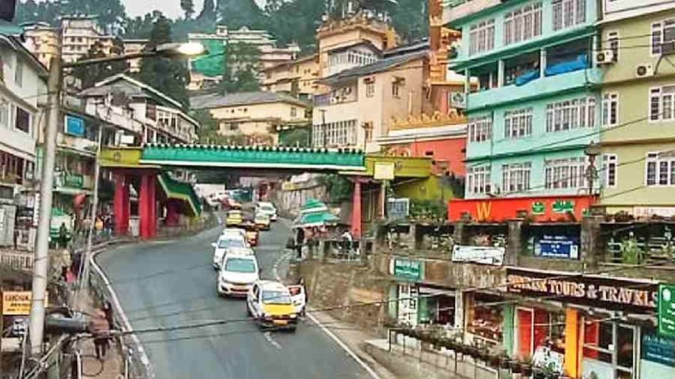 Sikkim police issues traffic advisory ahead of CM's swearing-in ceremony Sikkim police issues traffic advisory ahead of CM's swearing-in ceremony