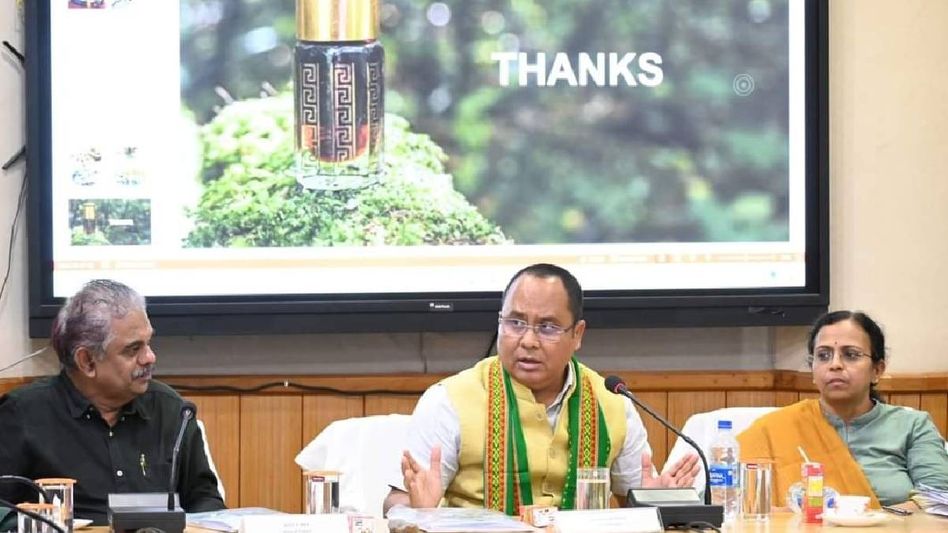 Tripura to have NE's largest flower garden, to plant 5 lakh saplings in 5 mins Tripura to have NE's largest flower garden, to plant 5 lakh saplings in 5 mins