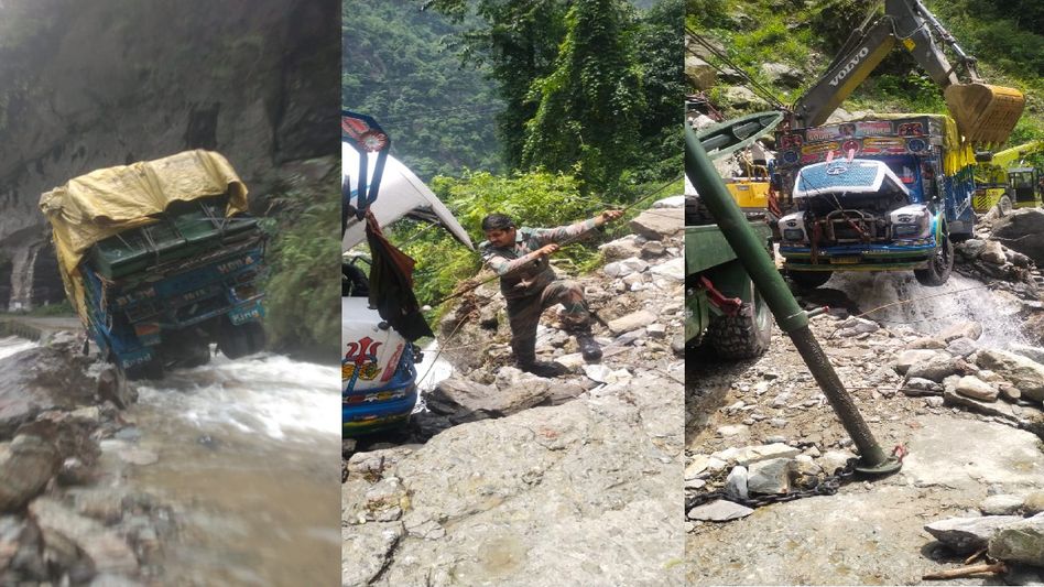Indian Army's Trishakti Corps clears blocked road in North Sikkim amidst inclement weather Indian Army's Trishakti Corps clears blocked road in North Sikkim amidst inclement weather