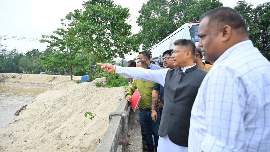 Assam minister Pijush Hazarika visits Jarashar River in Sonitpur, leads revitalization effort Assam minister Pijush Hazarika visits Jarashar River in Sonitpur, leads revitalization effort
