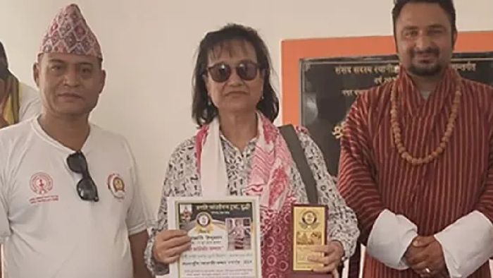 Aini Taloh Receives Prestigious Blood Donation Award