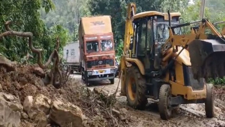 Tripura: Heavy rainfall triggers landslides on National Highway, traffic disrupted Tripura: Heavy rainfall triggers landslides on National Highway, traffic disrupted