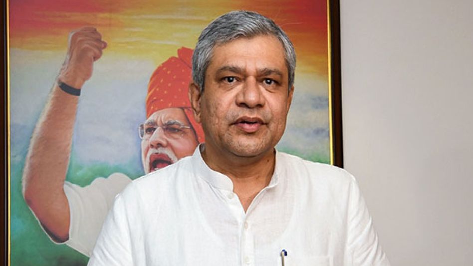 Railway Minister Ashwini Vaishnaw headed towards Kanchenjunga Express mishap site in West Bengal Railway Minister Ashwini Vaishnaw headed towards Kanchenjunga Express mishap site in West Bengal