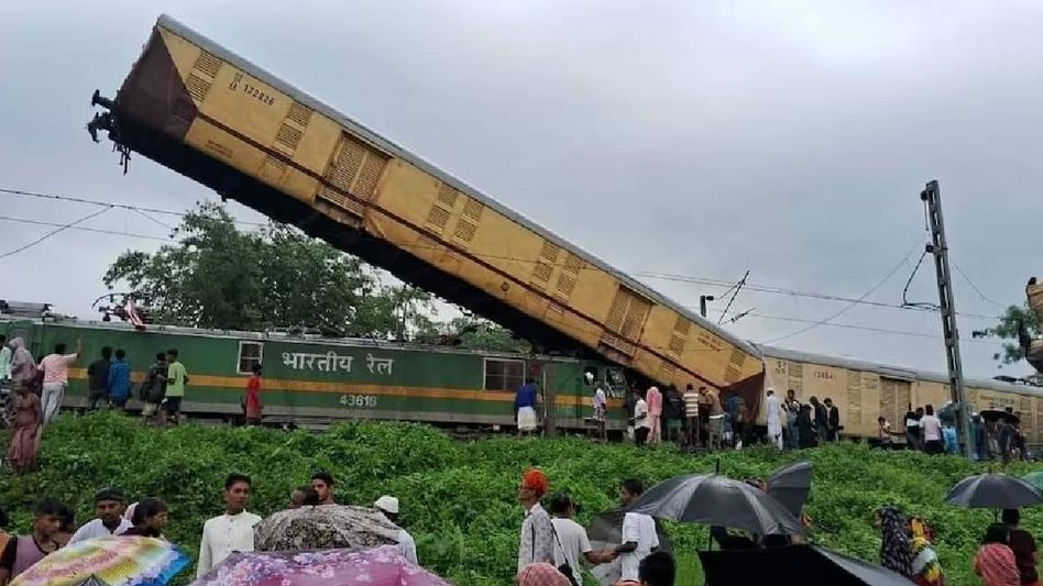 Kanchanjunga accident: Goods train crossed red signals due to system failure, say sources Kanchanjunga accident: Goods train crossed red signals due to system failure, say sources