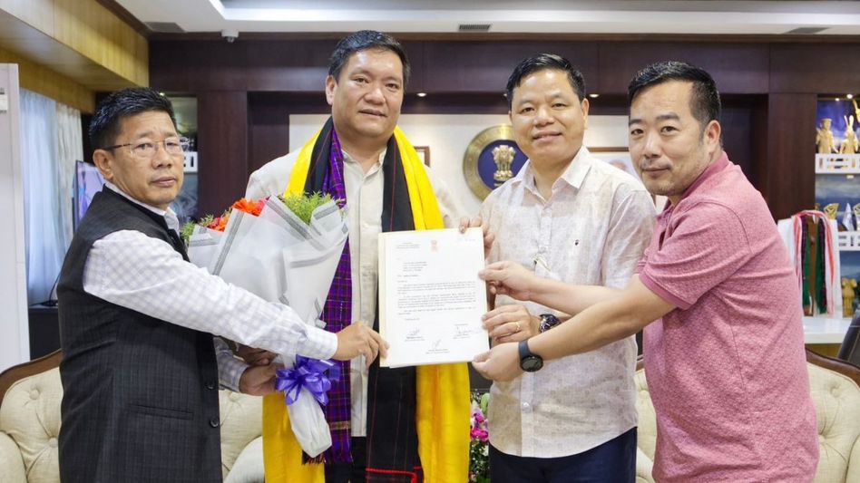 Arunachal: Three independent MLAs extend unconditional support to Khandu government Arunachal: Three independent MLAs extend unconditional support to Khandu government