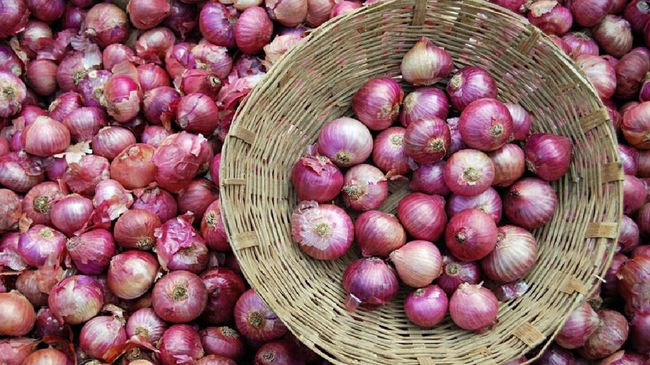 Centre buys 71,000 tons of onion for buffer stock, retail prices to ease with monsoon Centre buys 71,000 tons of onion for buffer stock, retail prices to ease with monsoon