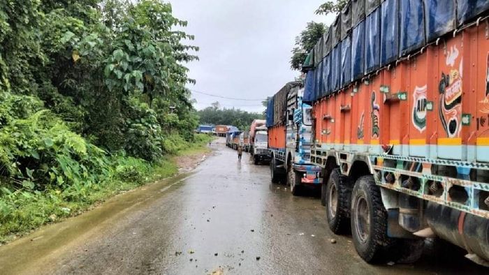 Manipur: Kuki-Zo CSOs calls off economic blockade after a joint meeting with security officials