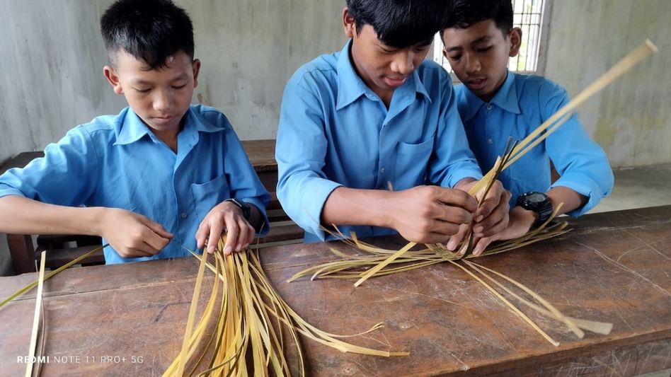 Arunachal minister says delighted to see 'bagless day' observed in government school Arunachal minister says delighted to see 'bagless day' observed in government school