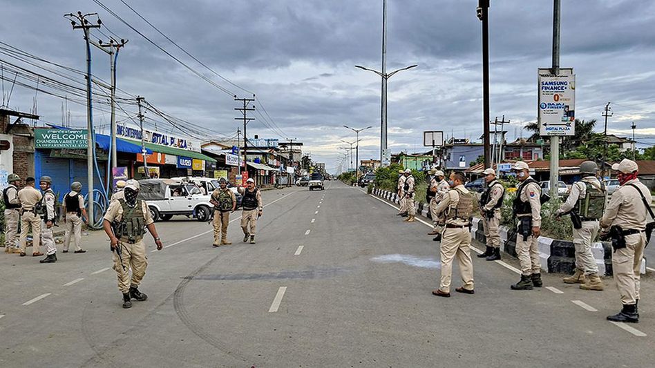 Manipur: District administration relaxes curfew imposed in Bishnupur, arms ban remains Manipur: District administration relaxes curfew imposed in Bishnupur, arms ban remains