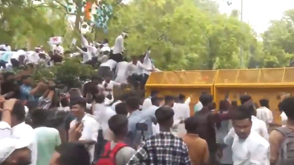 Delhi police detain students during protest at Jantar Mantar over exam issues Delhi police detain students during protest at Jantar Mantar over exam issues