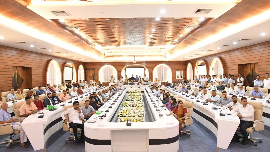 Assam ministers hold meet with Bongaigaon business community over traders' issues Assam ministers hold meet with Bongaigaon business community over traders' issues