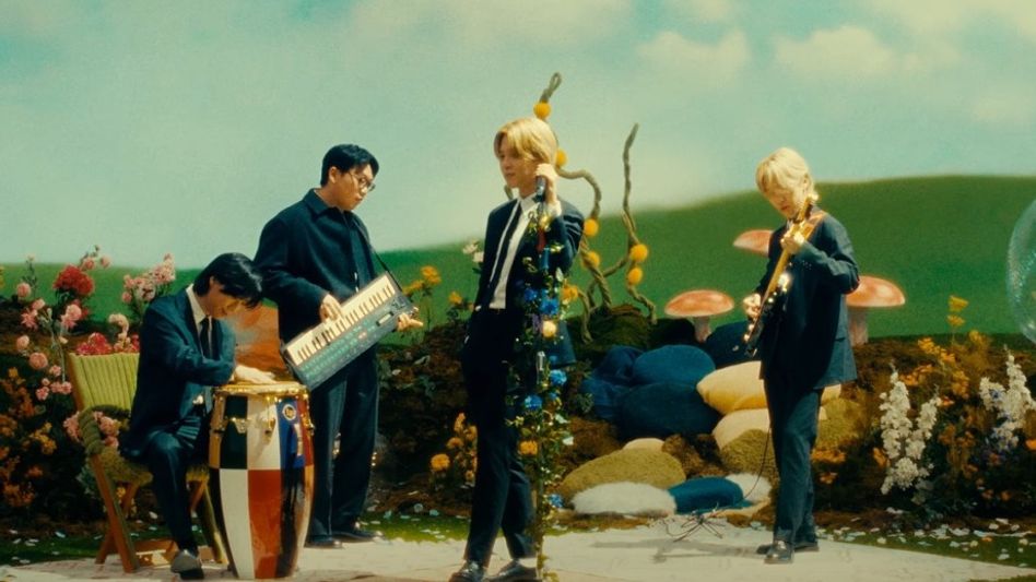 Jimin's 'Smeraldo Garden Marching Band' blooms with joy and brass Jimin's 'Smeraldo Garden Marching Band' blooms with joy and brass